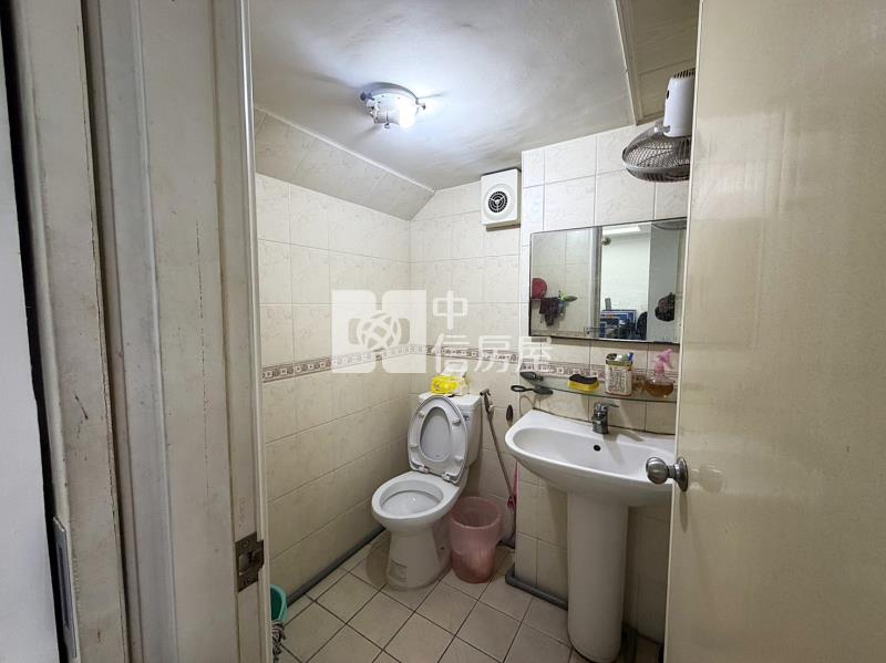 正11期帝王朝南兩戶大面寬透天房屋室內格局與周邊環境