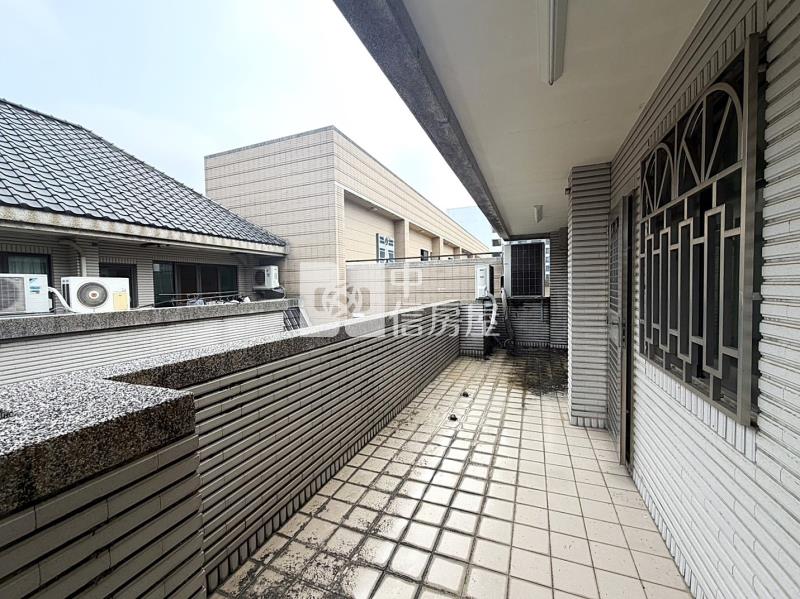 正11期帝王朝南兩戶大面寬透天房屋室內格局與周邊環境