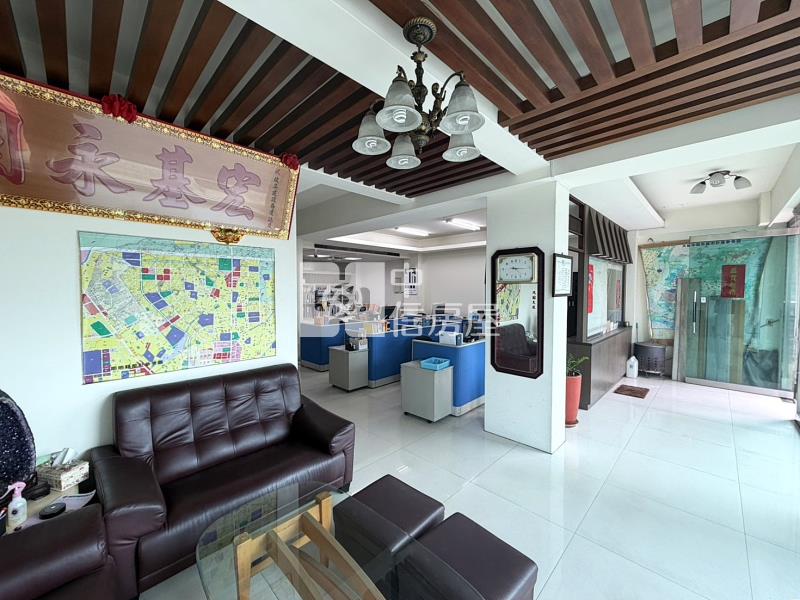 正11期帝王朝南兩戶大面寬透天房屋室內格局與周邊環境