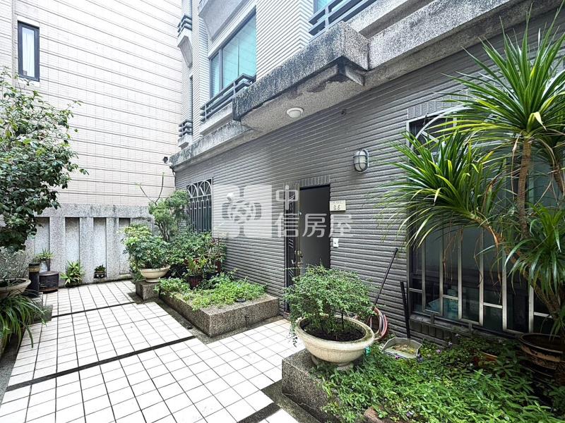 正11期帝王朝南兩戶大面寬透天房屋室內格局與周邊環境