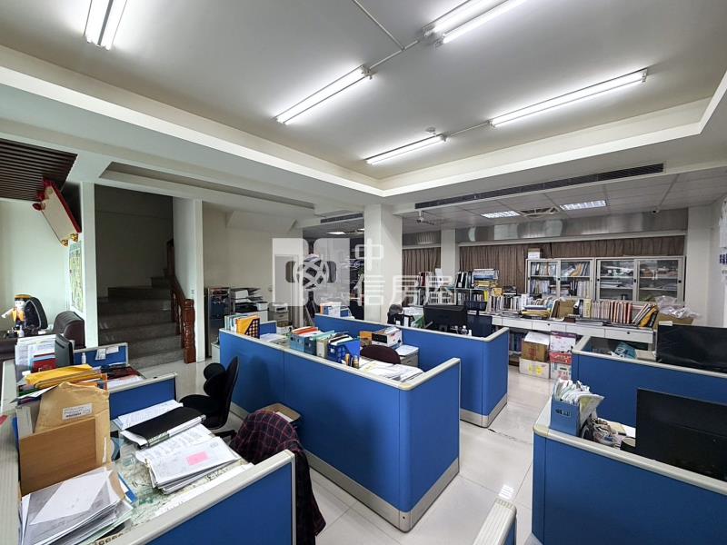 正11期帝王朝南兩戶大面寬透天房屋室內格局與周邊環境