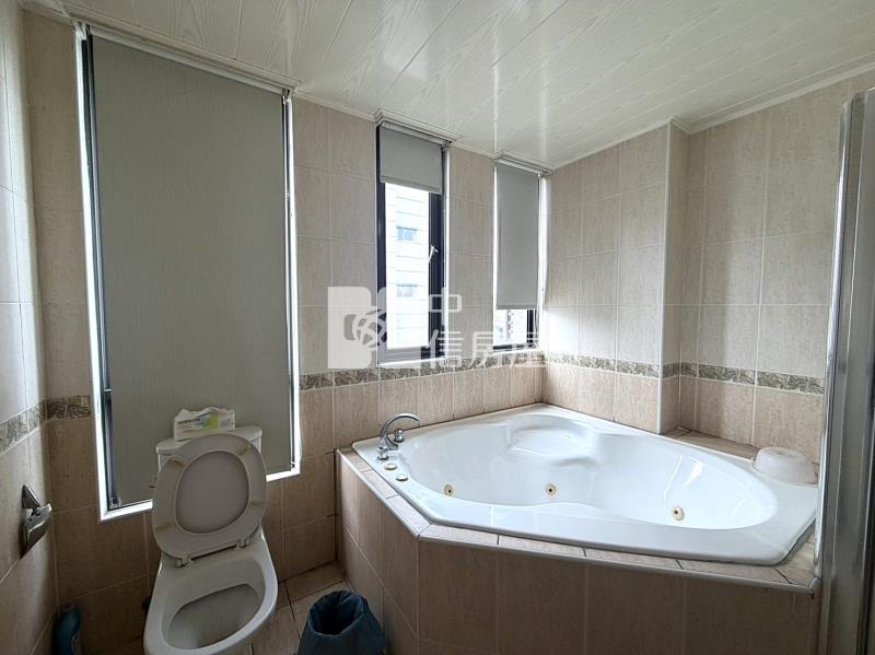 正11期帝王朝南兩戶大面寬透天房屋室內格局與周邊環境