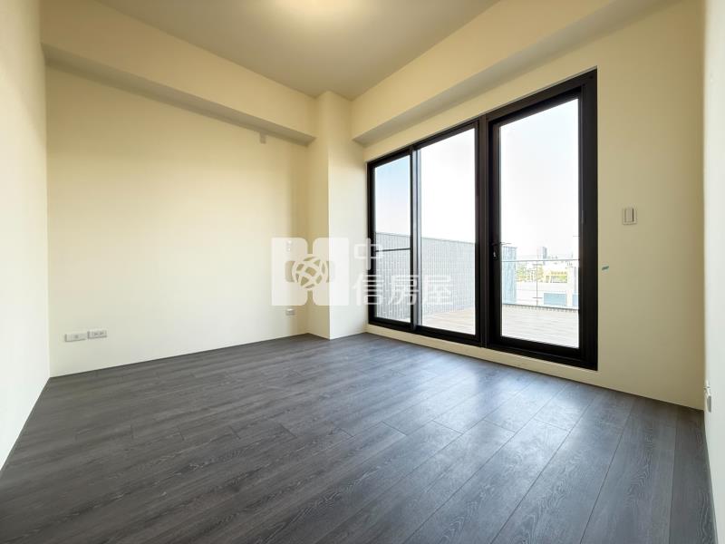 14期全新臨路4車電墅房屋室內格局與周邊環境