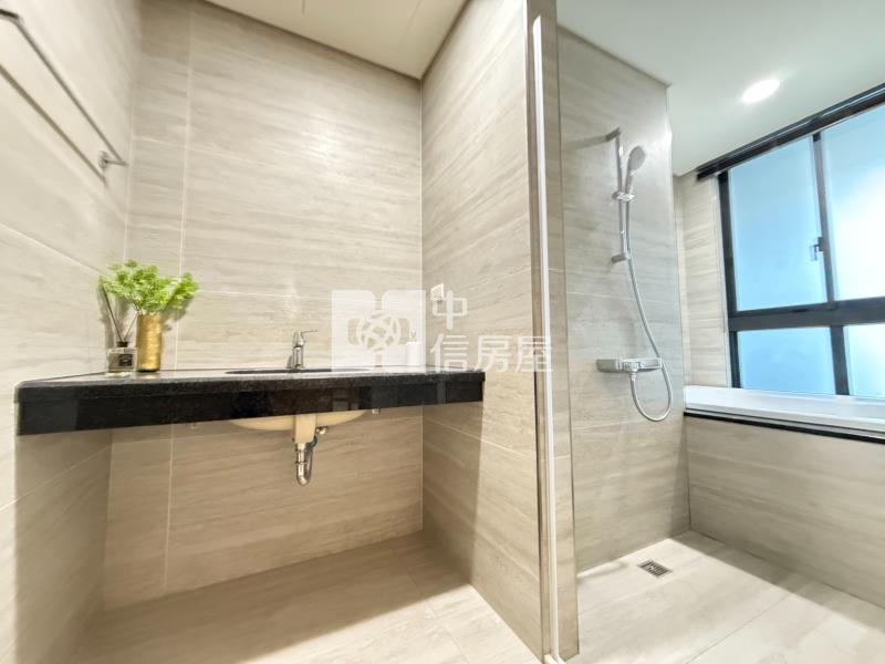 14期全新臨路4車電墅房屋室內格局與周邊環境