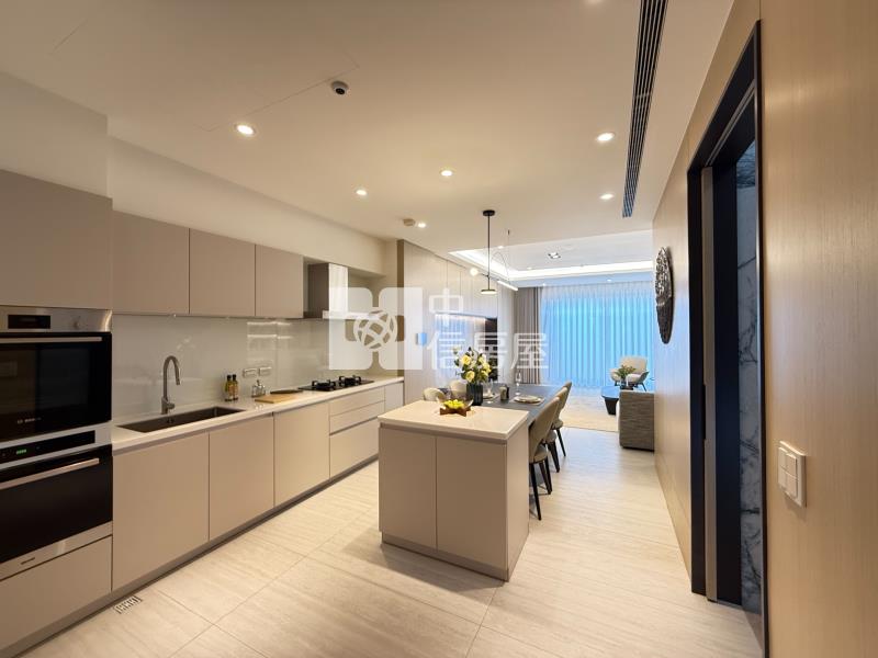 14期全新臨路4車電墅房屋室內格局與周邊環境