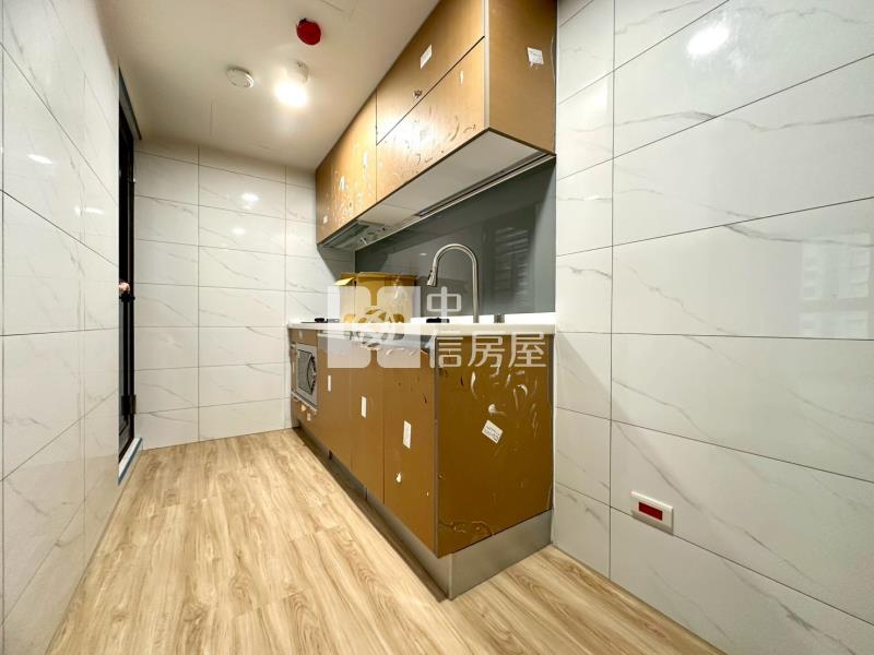 【神馬】【A18站前廣場】【全新大兩房雙衛平車】房屋室內格局與周邊環境