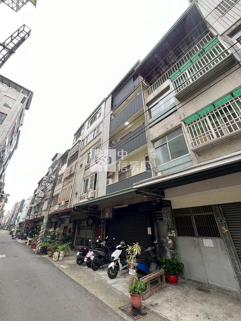 日曜天地旁超大透天店面+17套房屋室內格局與周邊環境