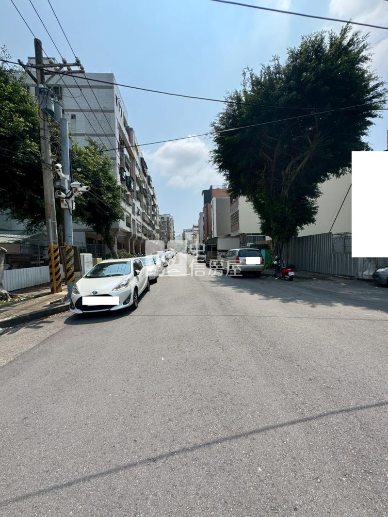 西屯東海稀有角地房屋室內格局與周邊環境