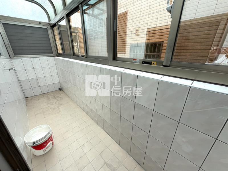 專-楊梅大地坪雙車位透天房屋室內格局與周邊環境