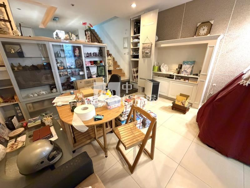 專-楊梅大地坪雙車位透天房屋室內格局與周邊環境