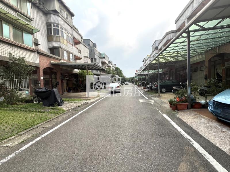 專-楊梅大地坪雙車位透天房屋室內格局與周邊環境