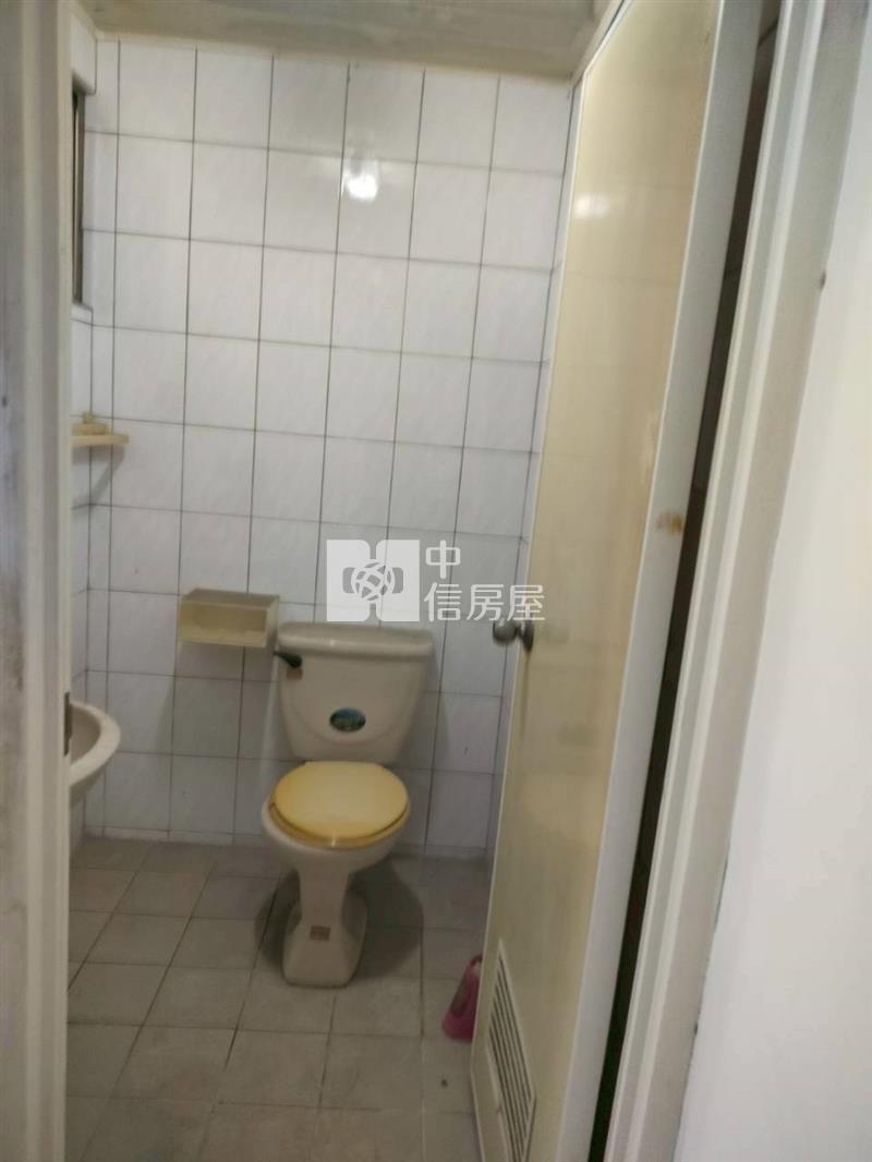 林園臨路透天房屋室內格局與周邊環境