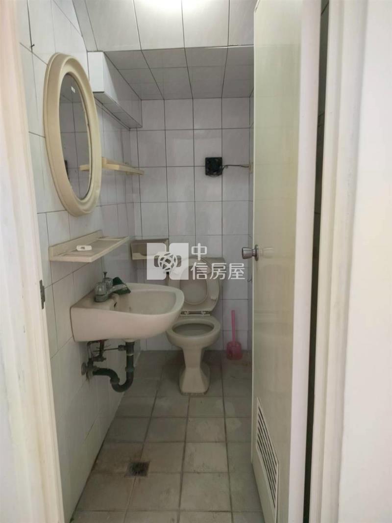 林園臨路透天房屋室內格局與周邊環境