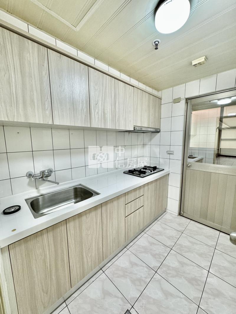 楊梅楊光國中小.交流道.整新四房車房屋室內格局與周邊環境