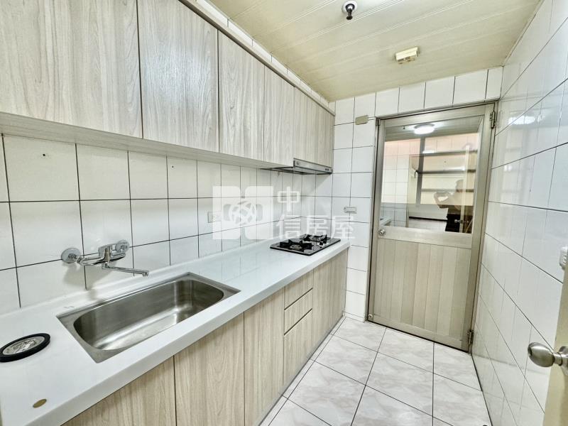 楊梅楊光國中小.交流道.整新四房車房屋室內格局與周邊環境