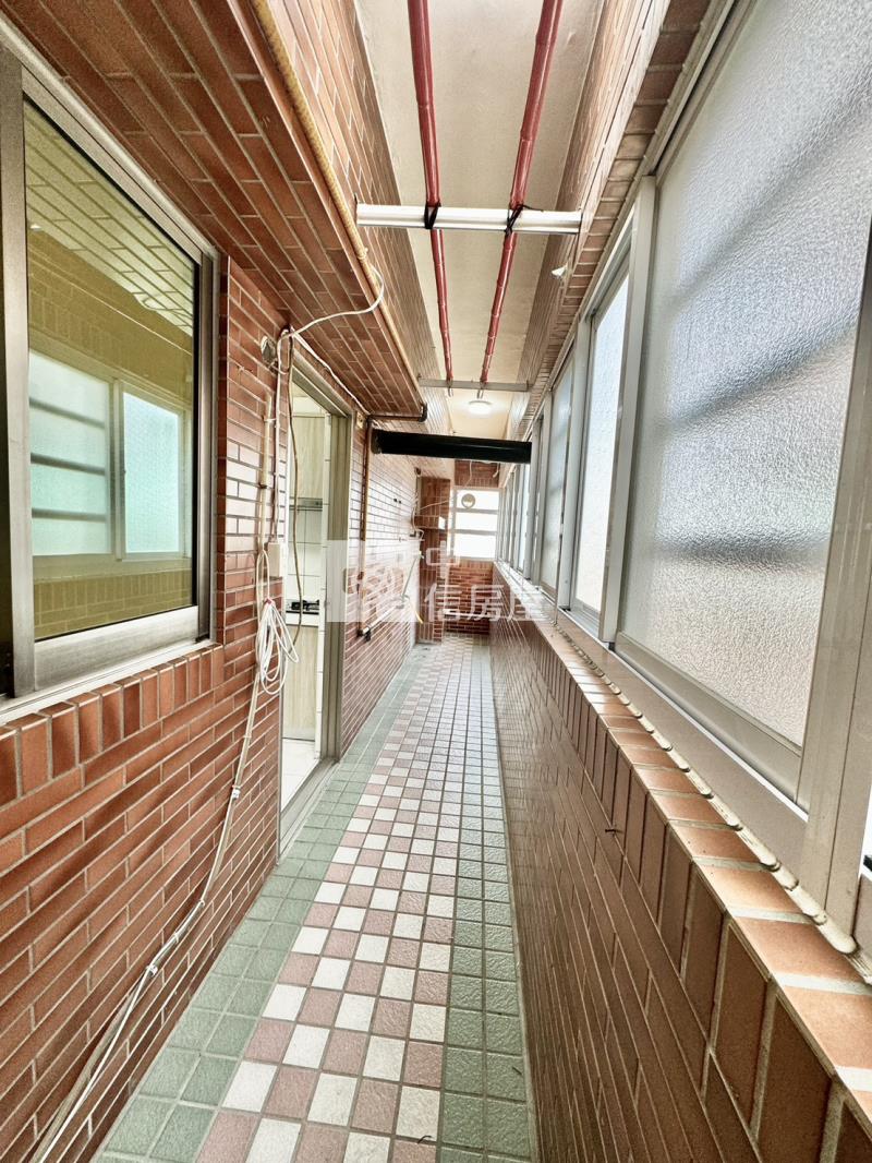 楊梅楊光國中小.交流道.整新四房車房屋室內格局與周邊環境