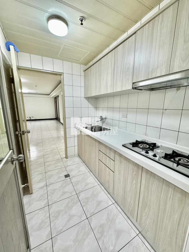 楊梅楊光國中小.交流道.整新四房車房屋室內格局與周邊環境