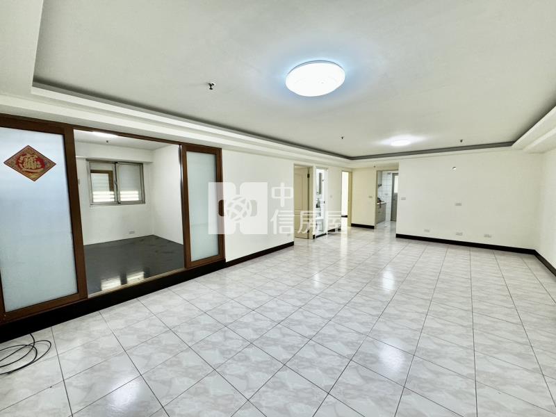 楊梅楊光國中小.交流道.整新四房車房屋室內格局與周邊環境