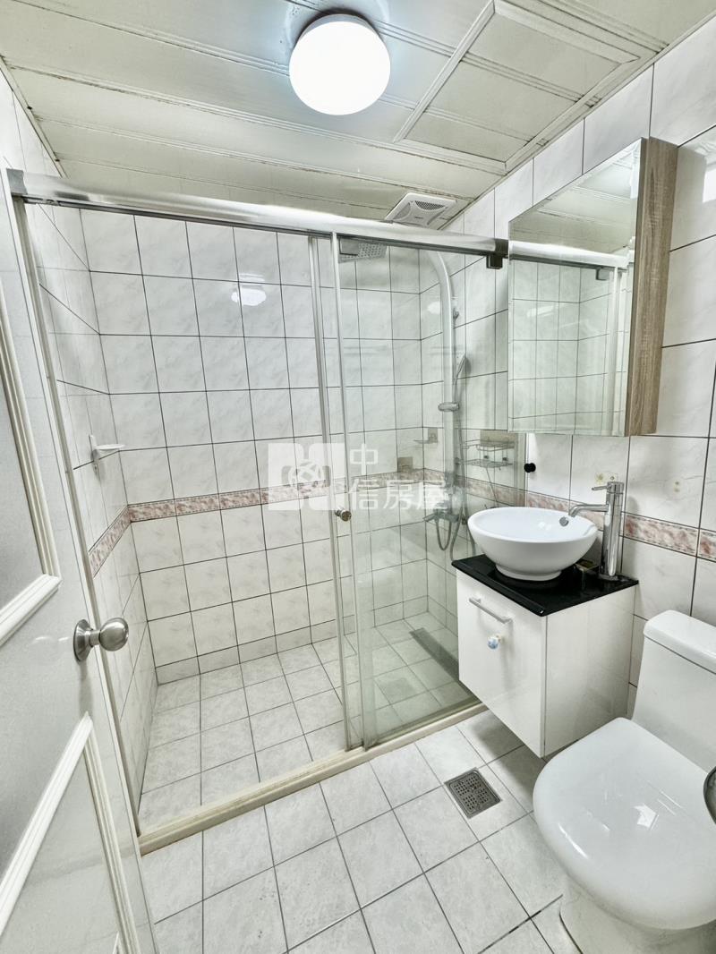 楊梅楊光國中小.交流道.整新四房車房屋室內格局與周邊環境