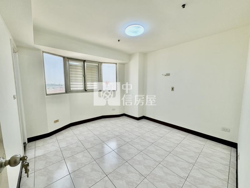 楊梅楊光國中小.交流道.整新四房車房屋室內格局與周邊環境