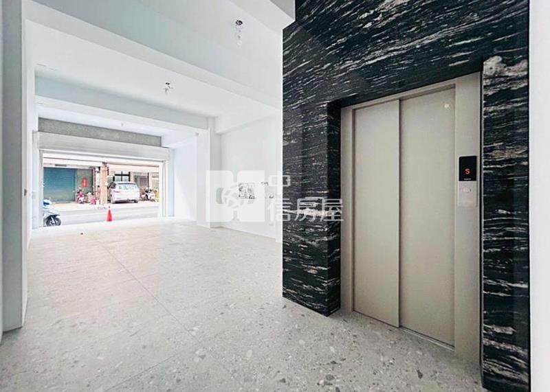 五權車站全新臨路電梯別墅房屋室內格局與周邊環境