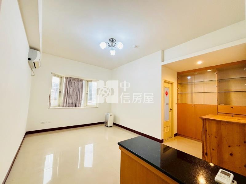 新橫濱商圈旁電梯大戶四房+車位房屋室內格局與周邊環境