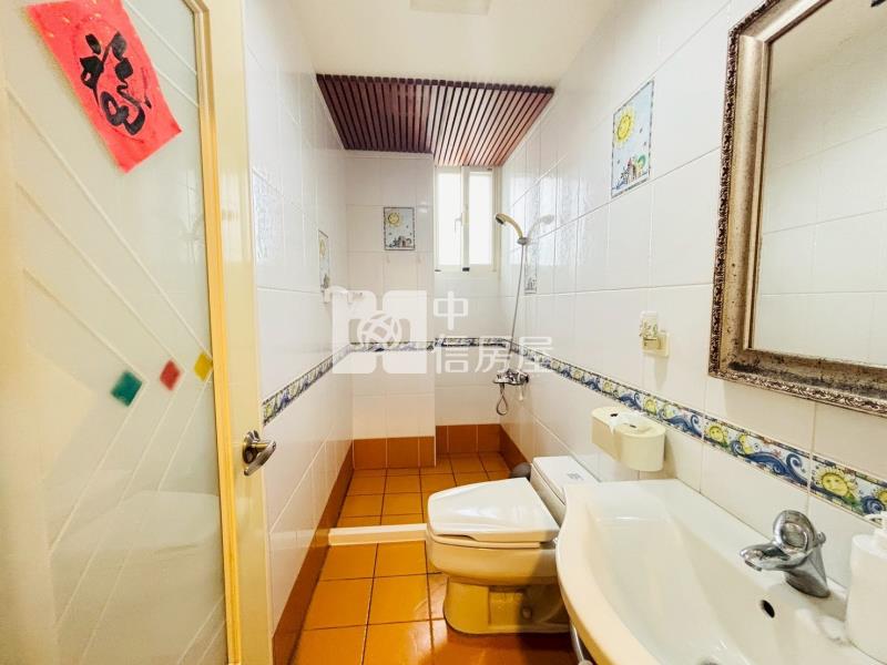 新橫濱商圈旁電梯大戶四房+車位房屋室內格局與周邊環境