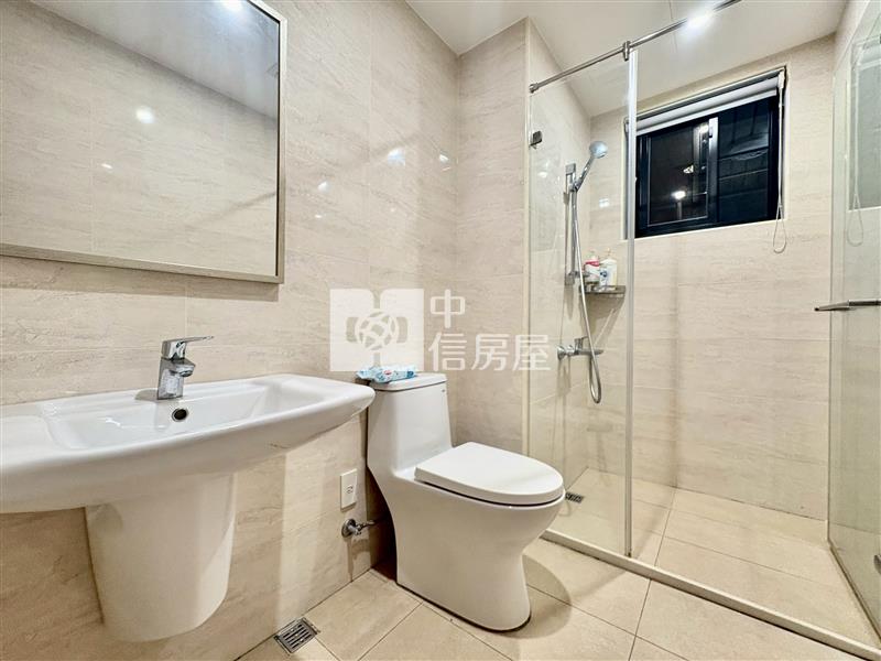 君大院 頂樓帝王戶連號雙平車房屋室內格局與周邊環境