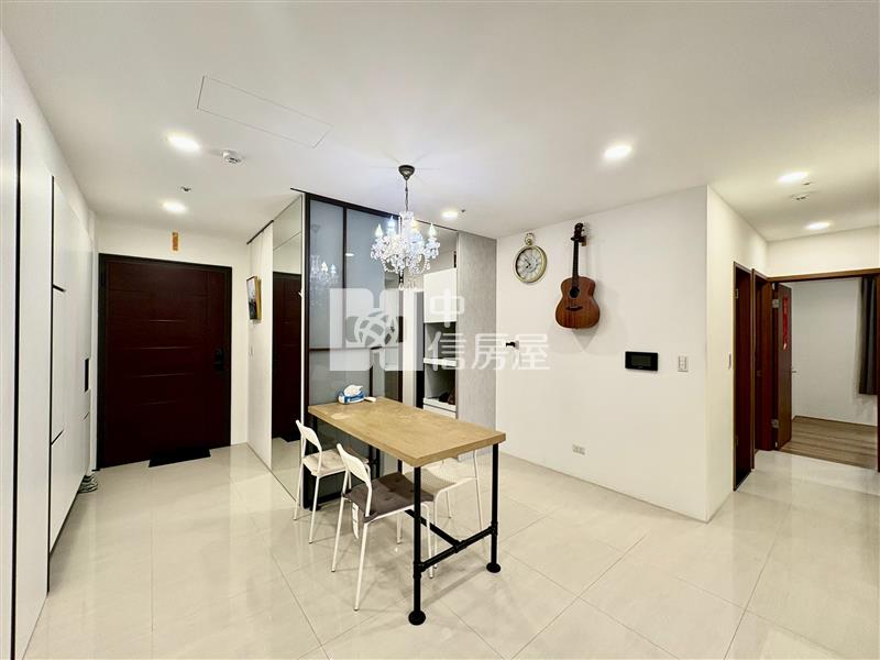 君大院 頂樓帝王戶連號雙平車房屋室內格局與周邊環境