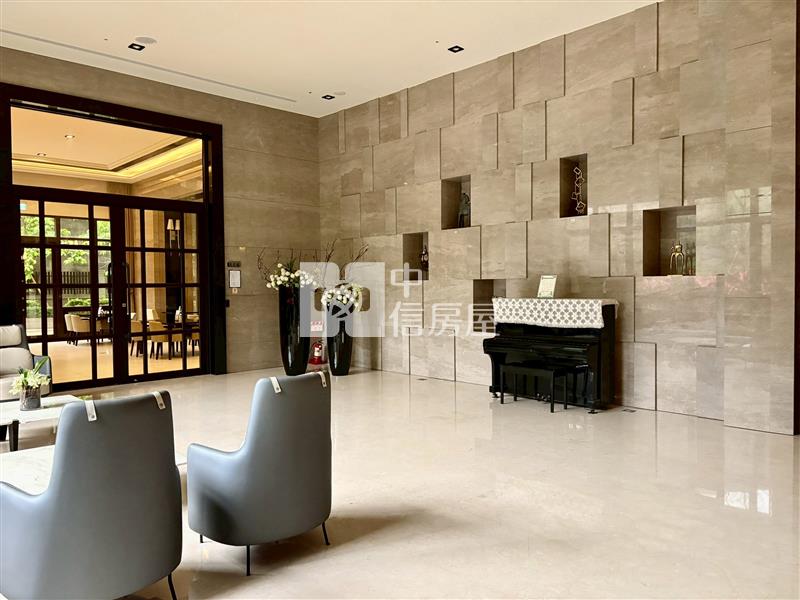 君大院 頂樓帝王戶連號雙平車房屋室內格局與周邊環境