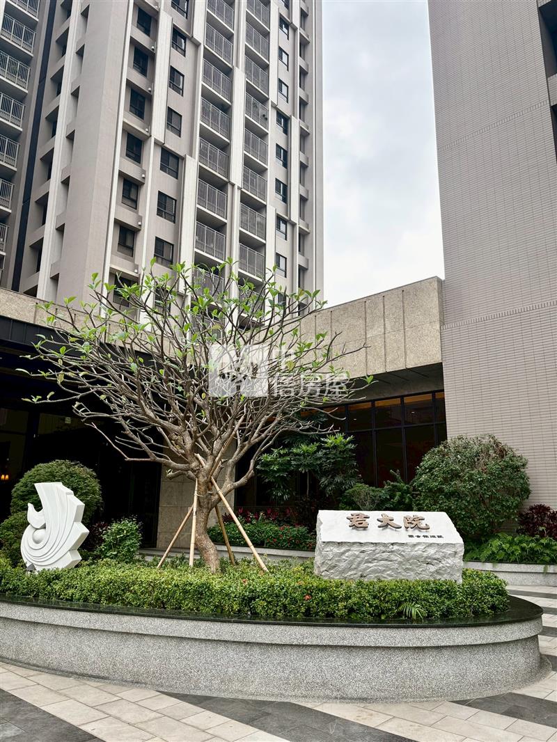 君大院 頂樓帝王戶連號雙平車房屋室內格局與周邊環境