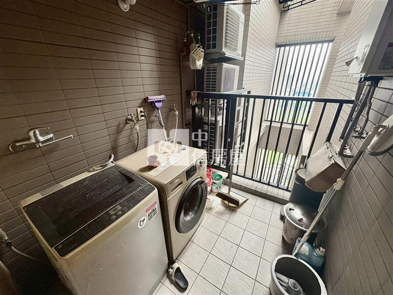 君大院 頂樓帝王戶連號雙平車房屋室內格局與周邊環境