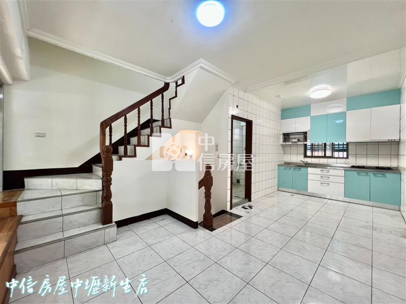 桃園省道.龍安商圈雙車美墅(事故屋)房屋室內格局與周邊環境