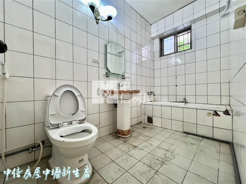 桃園省道.龍安商圈雙車美墅(事故屋)房屋室內格局與周邊環境