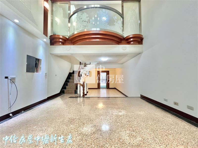 桃園省道.龍安商圈雙車美墅(事故屋)房屋室內格局與周邊環境