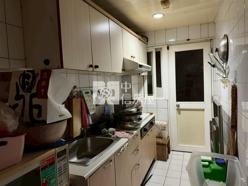 波士頓稀有1樓店住房屋室內格局與周邊環境