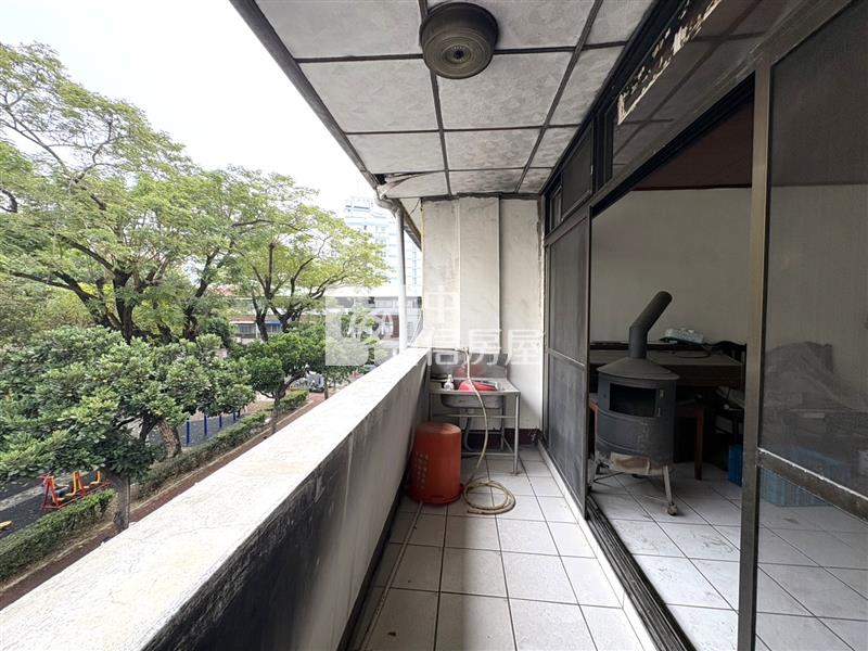 長安路大鵬公園透天房屋室內格局與周邊環境