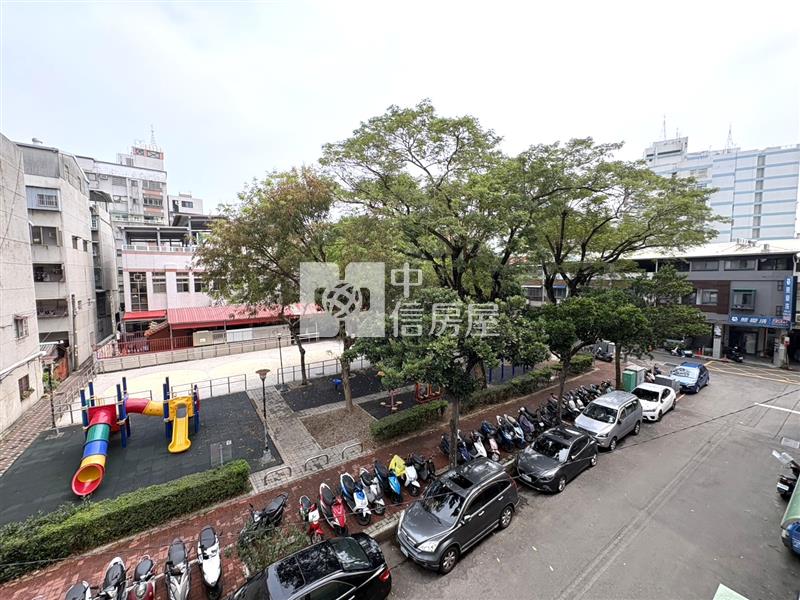 長安路大鵬公園透天房屋室內格局與周邊環境