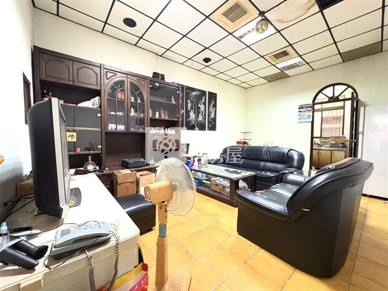 長安路大鵬公園透天房屋室內格局與周邊環境