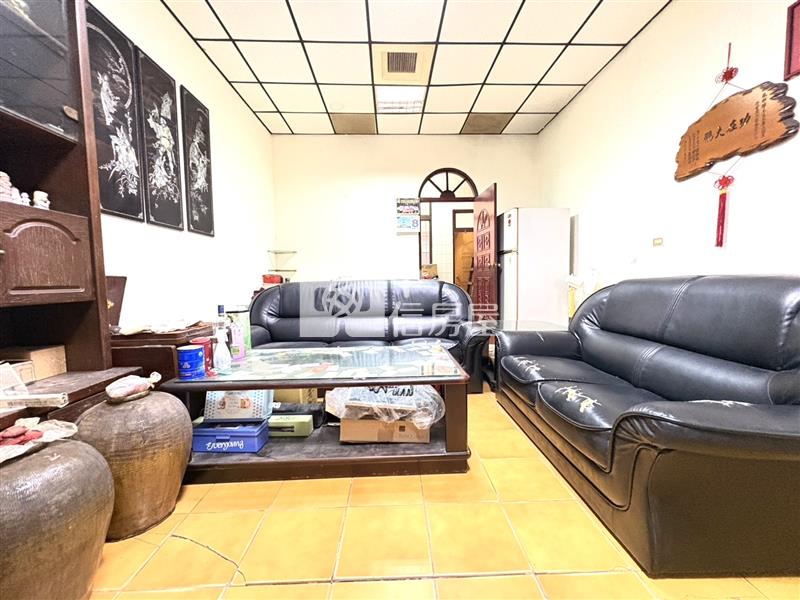 長安路大鵬公園透天房屋室內格局與周邊環境