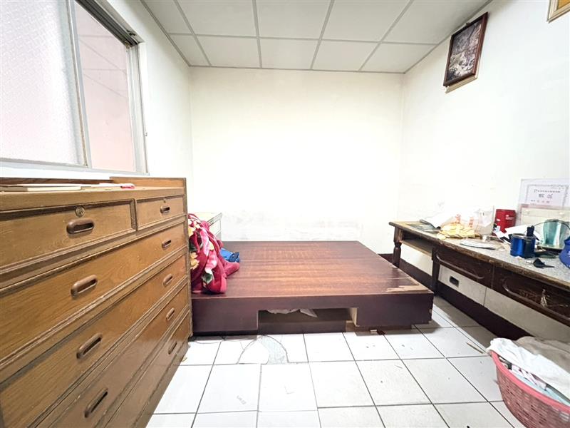 長安路大鵬公園透天房屋室內格局與周邊環境