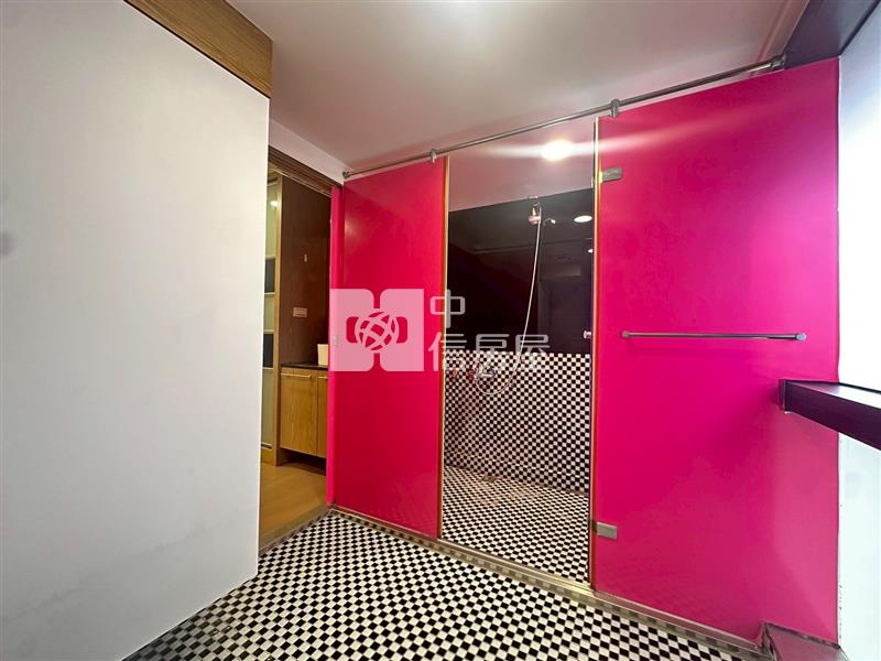 ▲東方帝景摩登樓中樓房屋室內格局與周邊環境