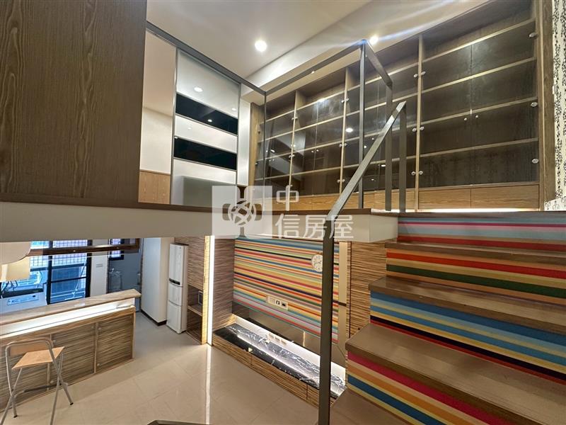 ▲東方帝景摩登樓中樓房屋室內格局與周邊環境