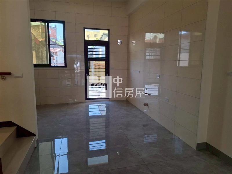 佳冬精華商業區鑫店住房屋室內格局與周邊環境