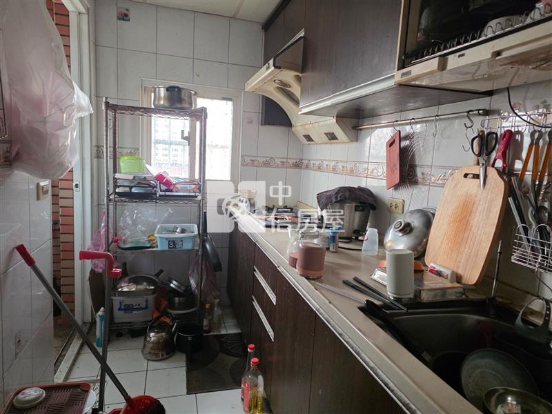 南崁市中心中正路上大三房車！臻愛巴黎房屋室內格局與周邊環境