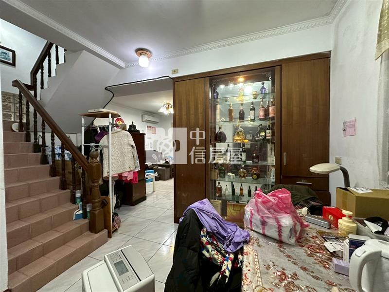 【冠軍商仲】市區鄰路旁獨棟透天房屋室內格局與周邊環境