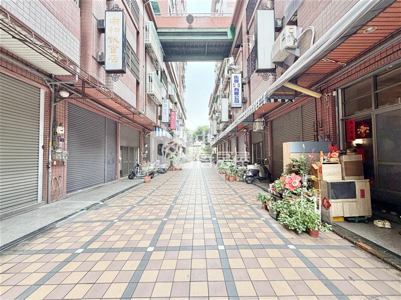 德昌中華1-3樓店面房屋室內格局與周邊環境