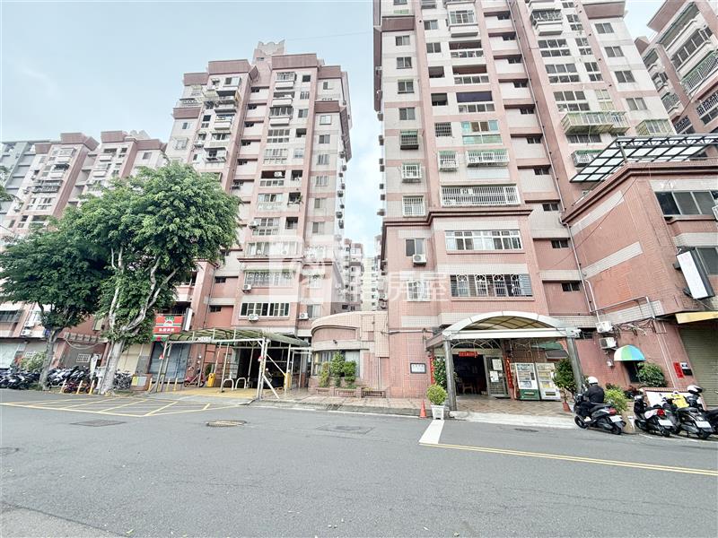 德昌中華1-3樓店面房屋室內格局與周邊環境