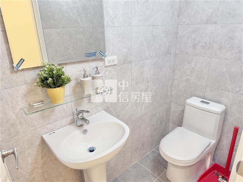 德昌中華1-3樓店面房屋室內格局與周邊環境