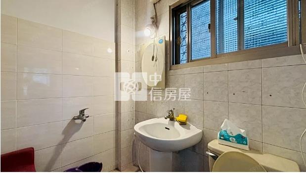 ●中正路透天店面房屋室內格局與周邊環境